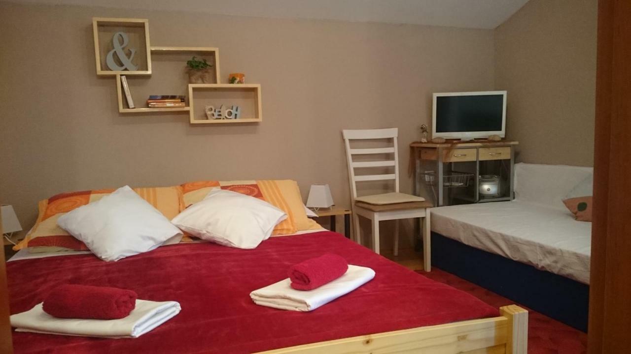 Mea Culpa Apartman Karlobag Kültér fotó